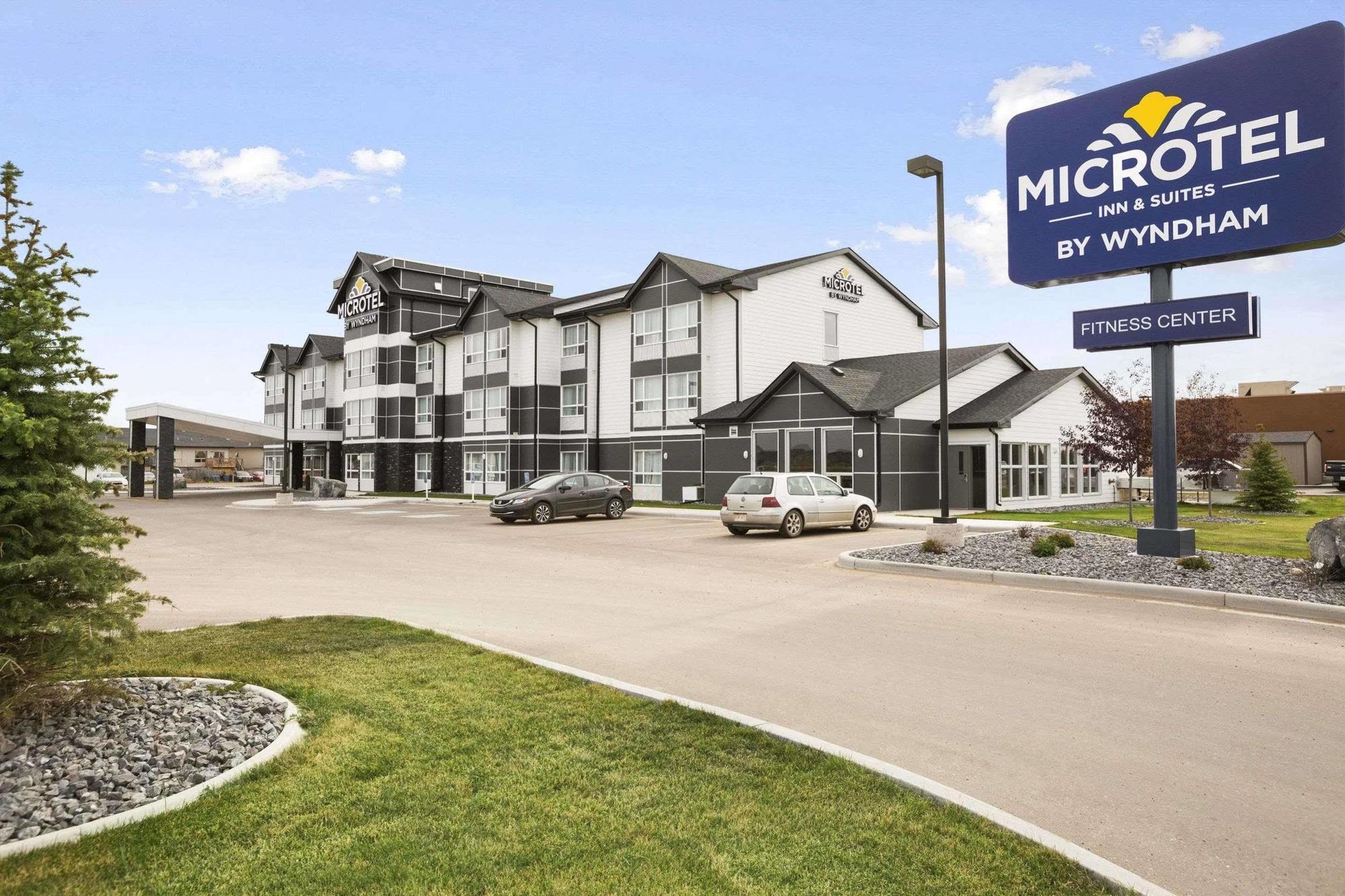 Microtel Inn & Suites By Wyndham Blackfalds Exteriér fotografie